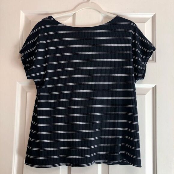 Jones New York Black White Strips Tie Bottom Capped Sleeves Medium - Picture 2 of 7